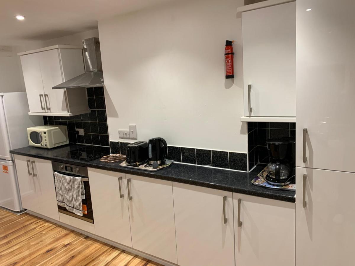 Fantastic Villa Bournemouth - Spa, Parking, Garden Экстерьер фото