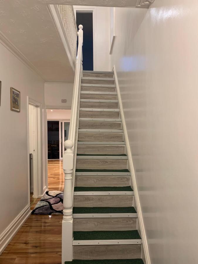 Fantastic Villa Bournemouth - Spa, Parking, Garden Экстерьер фото