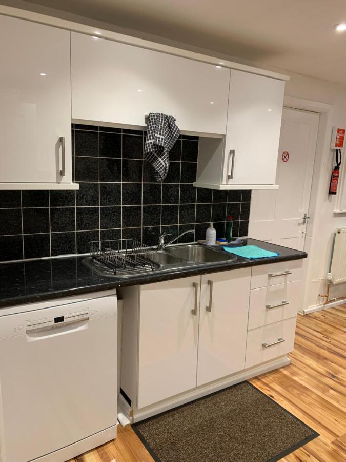 Fantastic Villa Bournemouth - Spa, Parking, Garden Экстерьер фото